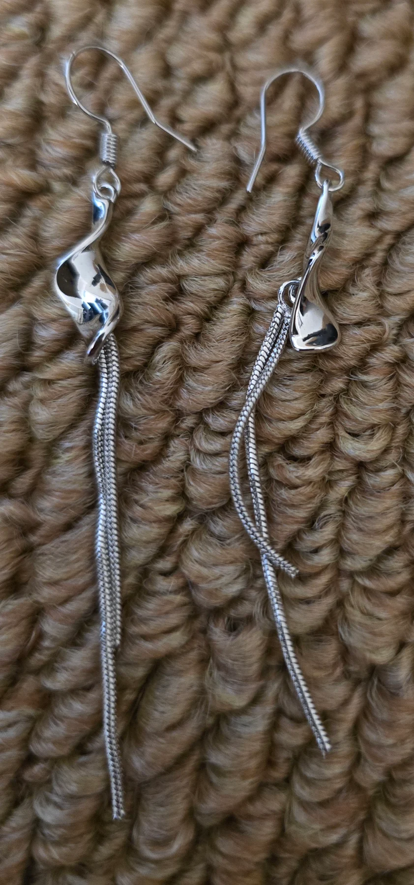 Silver Tone Delicate Tassel Earrings.
