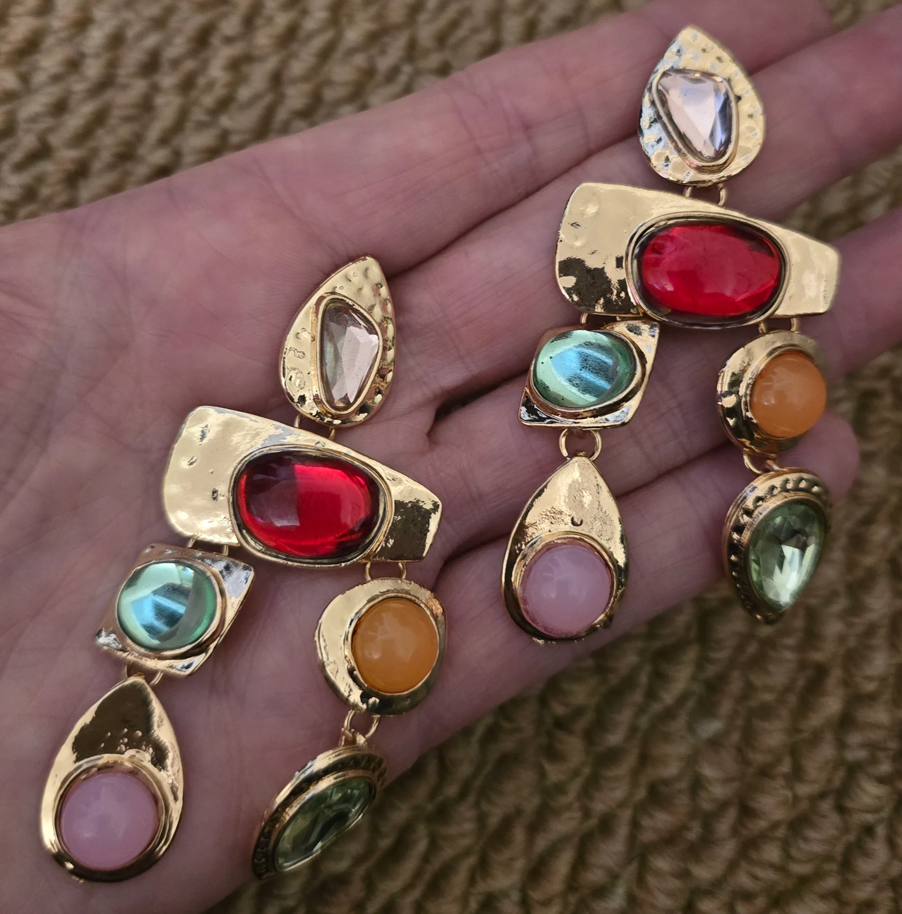 Stunning Multi Gem Detail Gold Tone Earrings.