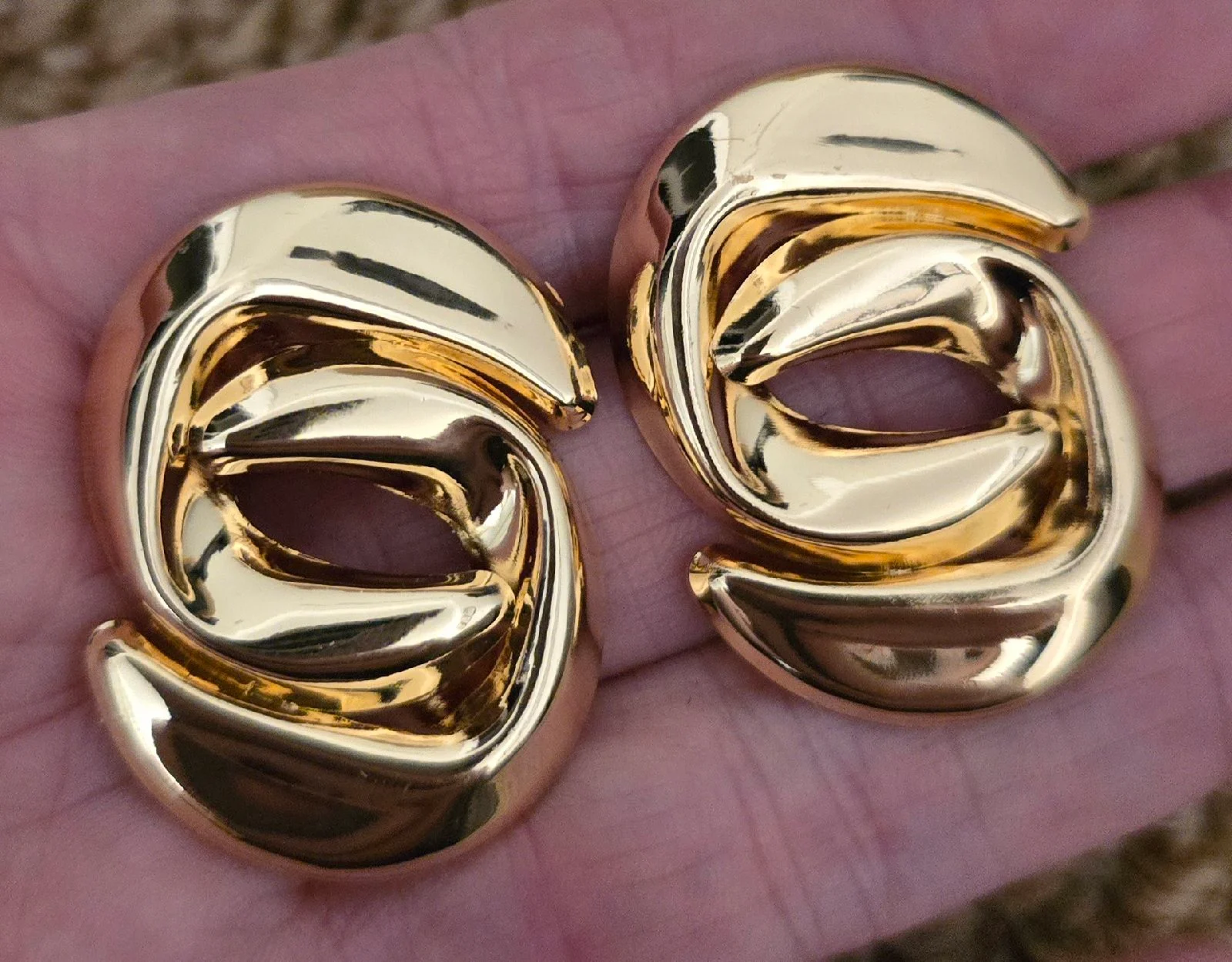 Gorgeous Gold Tone Acrylic Stud Earrings