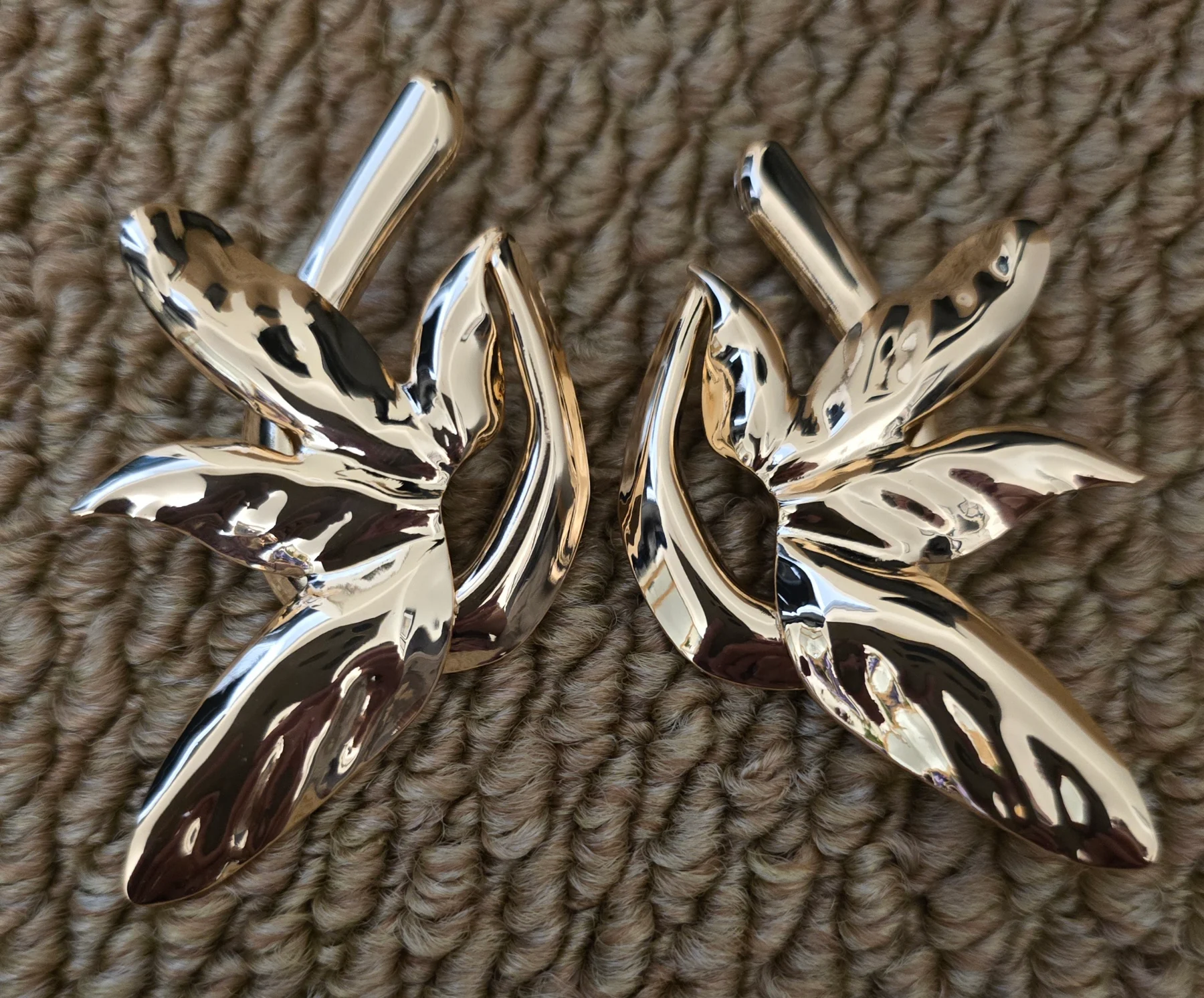 Stunning Chunky Swallow Design Gold Tone Earrings.