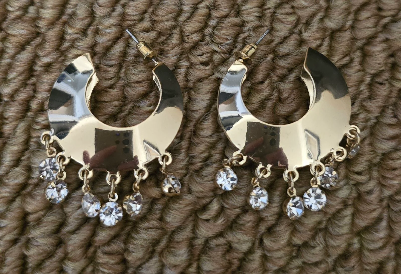 Gorgeous Gold Tone With Diamonte Detail Earrings