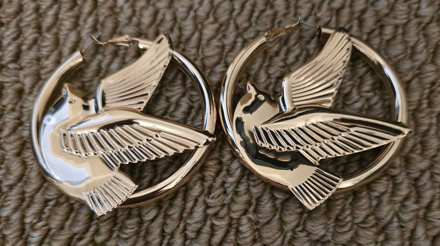 Beautiful Swallow Design Chunky Gold Hoop Earrings.
