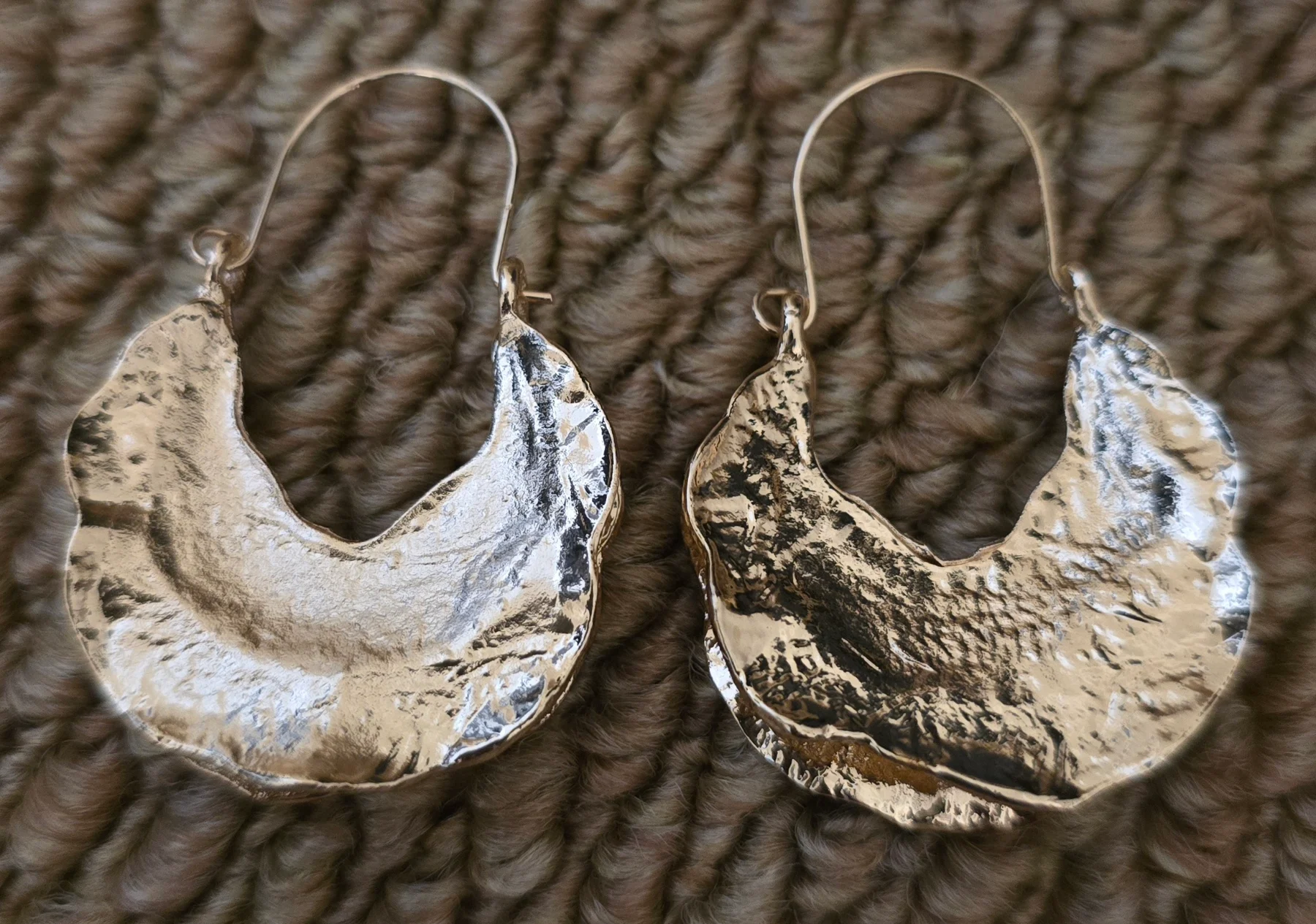 Gorgeous Gold Tone Creole Design Earrings.