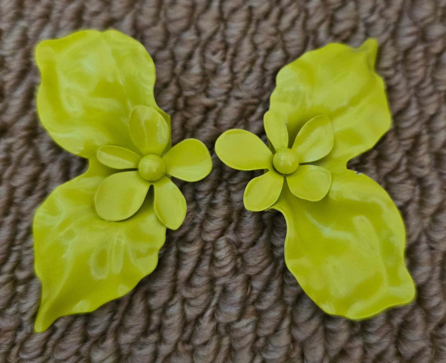 Stunning Lime Floral Design Earrings.