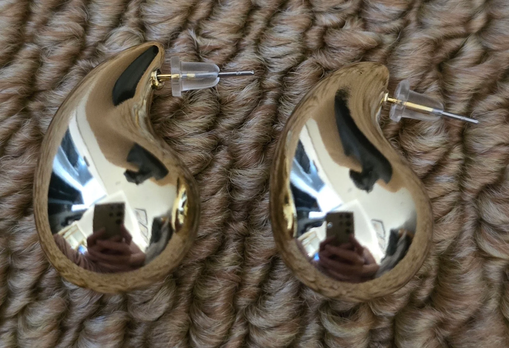 Acrylic Gold Tone Teardrop Design Earrings.