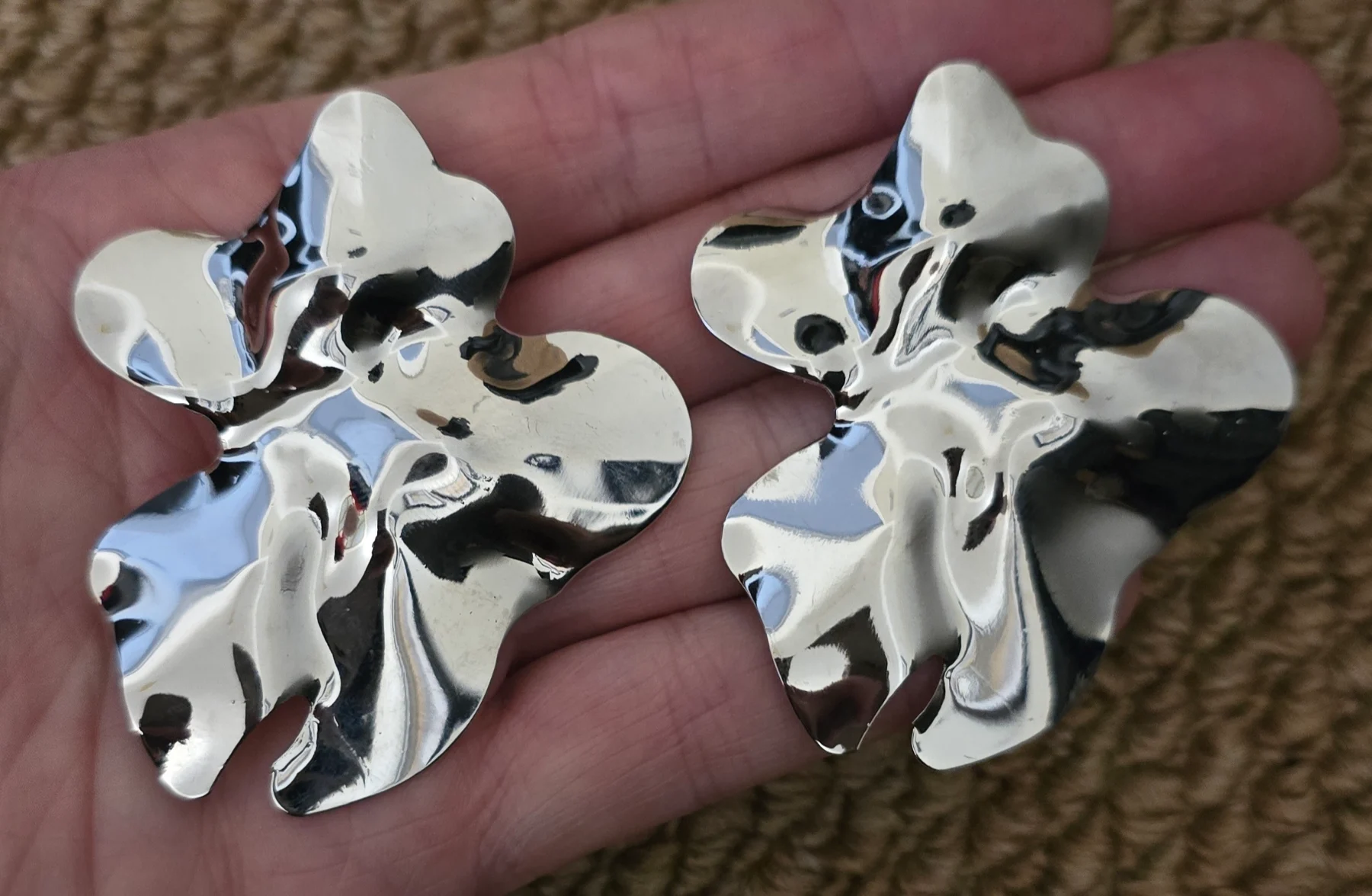 Silver Tone Floral Design Modern Earrings.