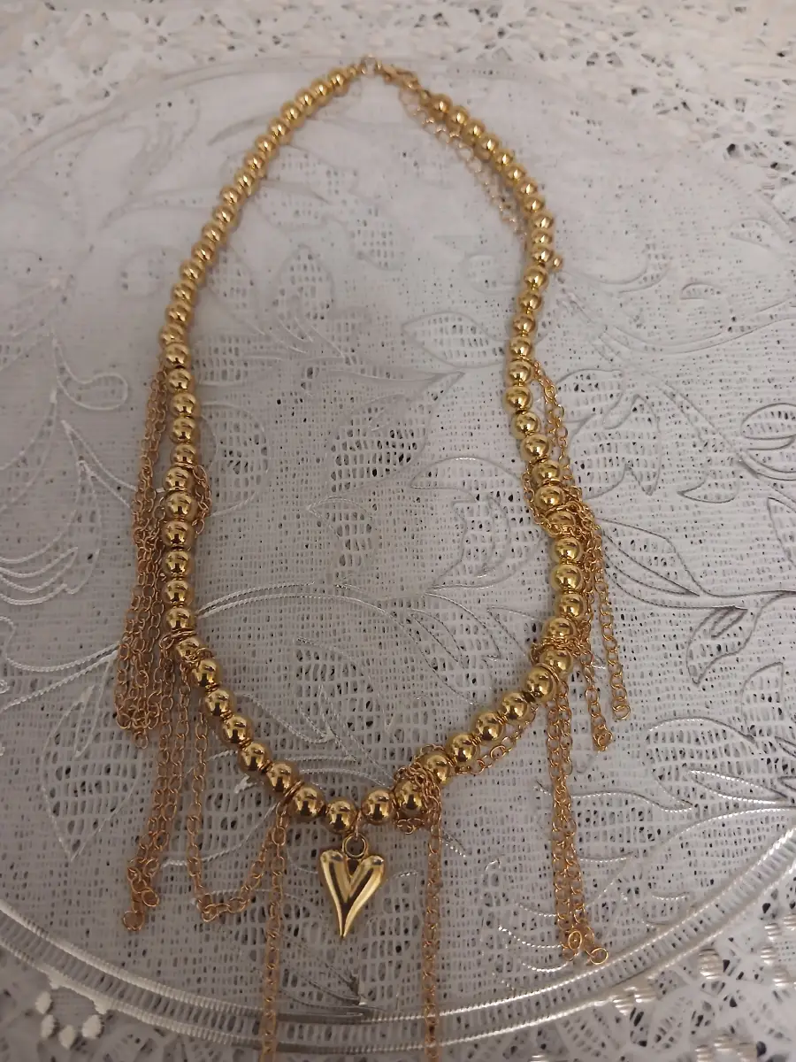 Beautiful Gold Tone Necklace