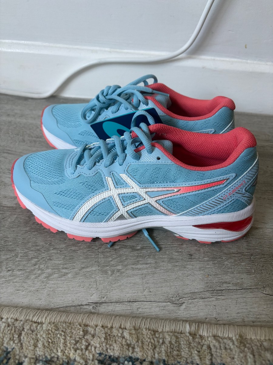 Asics Trainers UK 4 EU 37 New