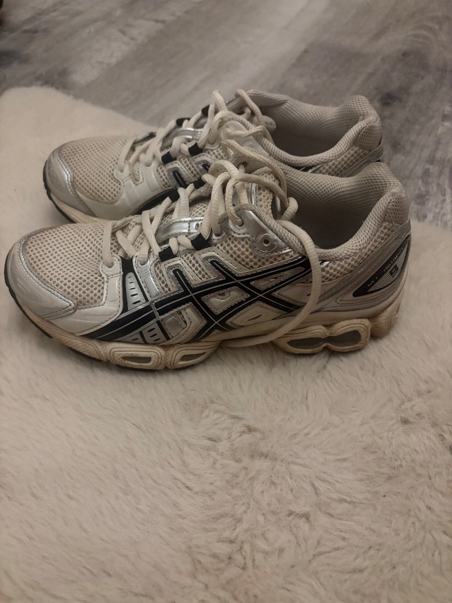 Asics Trainers UK 4