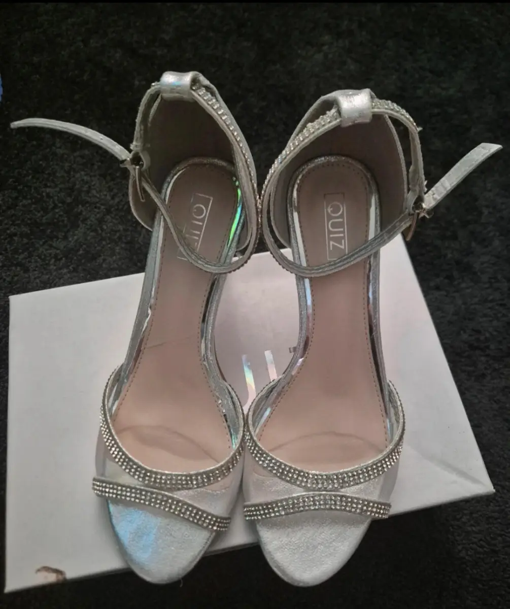 Quiz silver heels