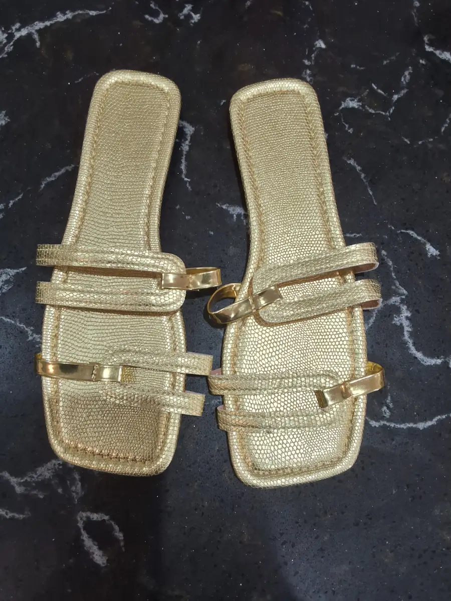 Gold sliders size 7