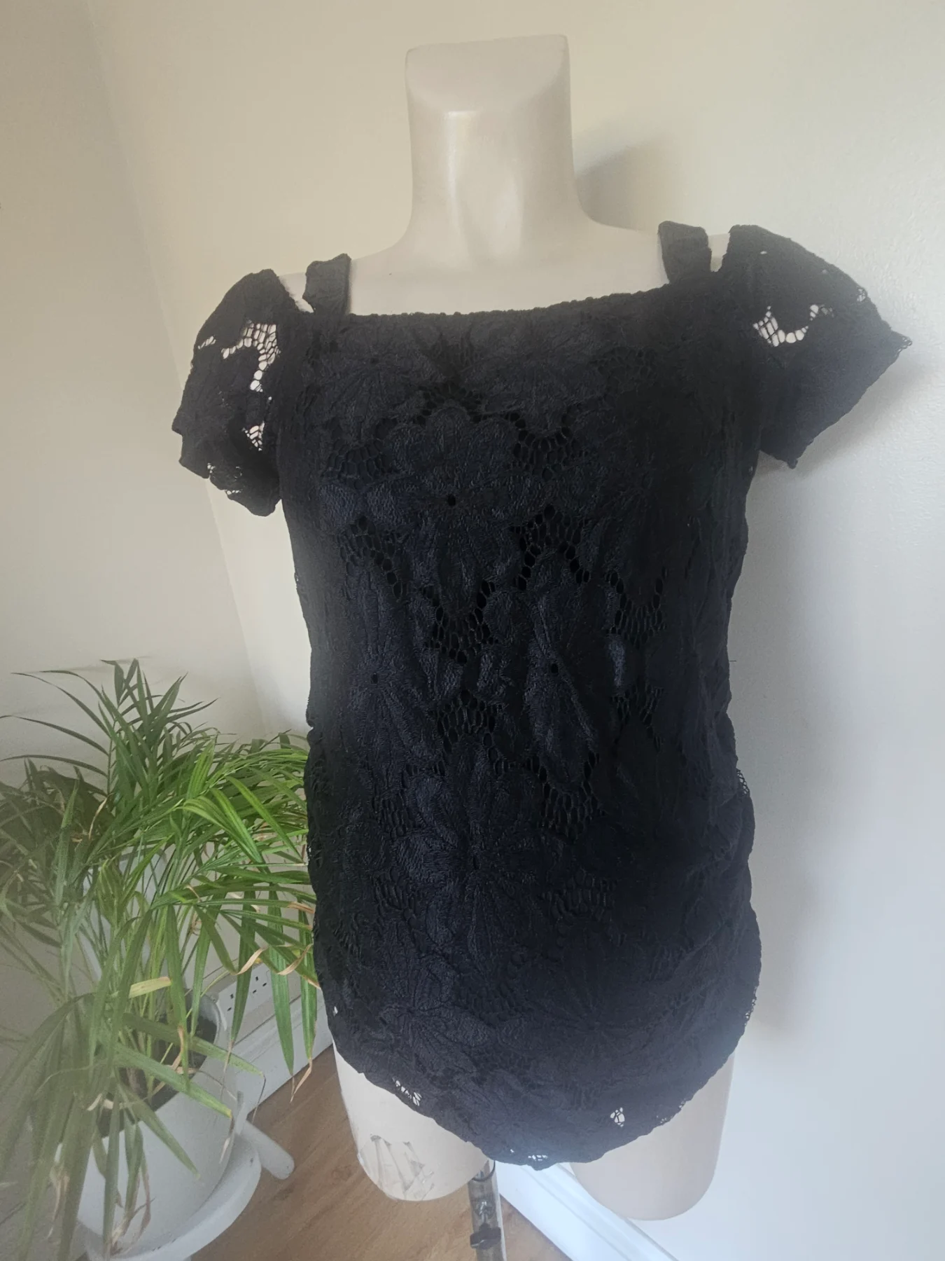 Dorothy perkins maternity black lace occasion top