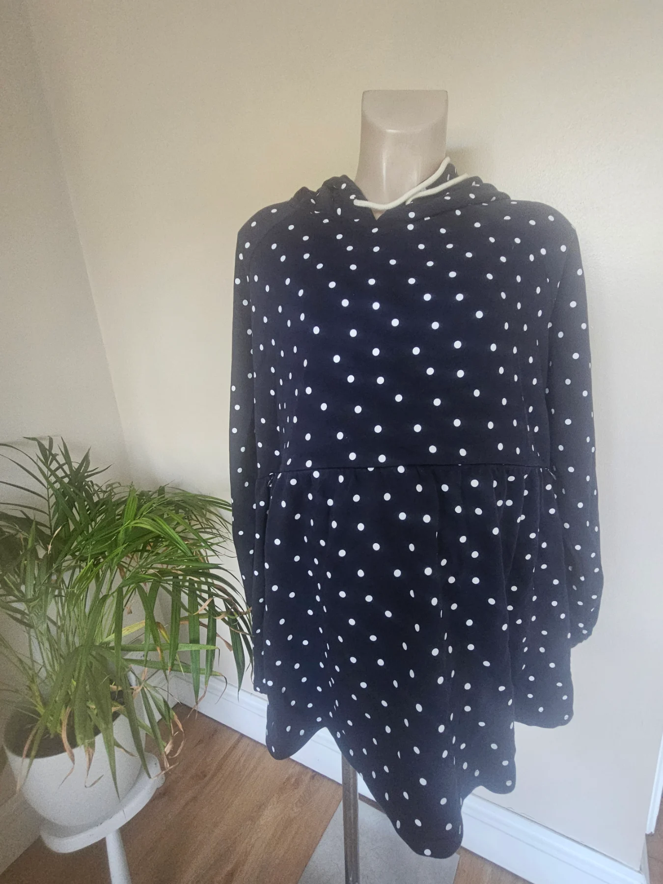 Seraphine maternity nursing navy polkadot jumper hoodie