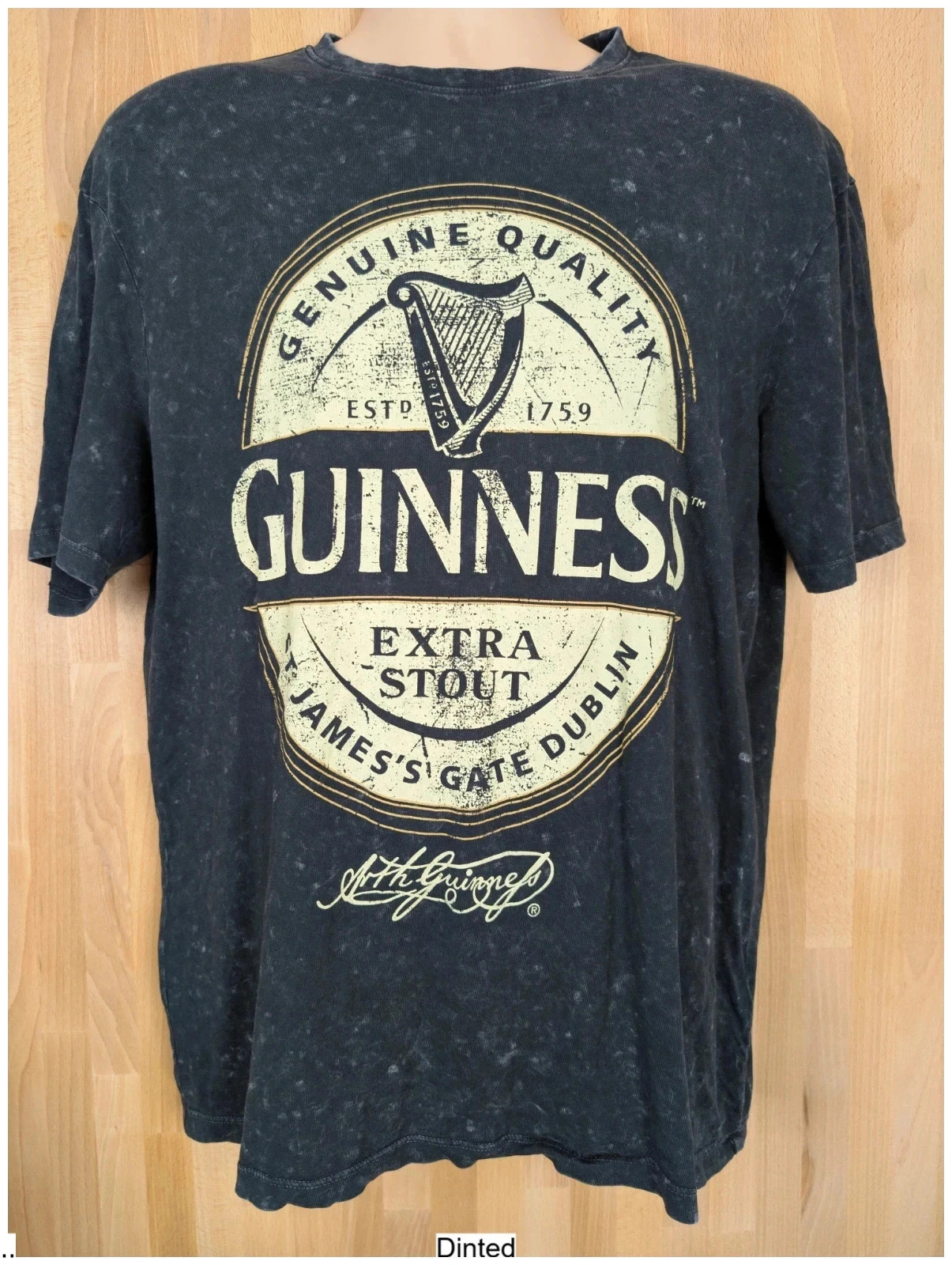 Guinness mottled black graphic design t-shirt. Mens Medium. DN2501