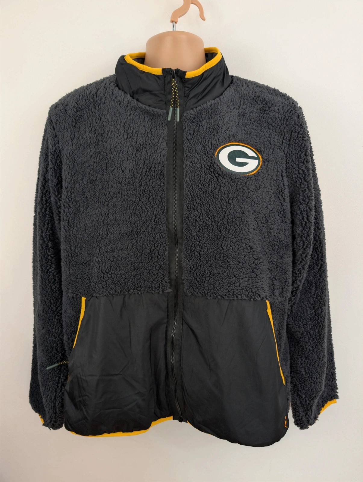 Men's NFL Green Bay Packers NWT Sherpa fleece jacket. Large. DN5045