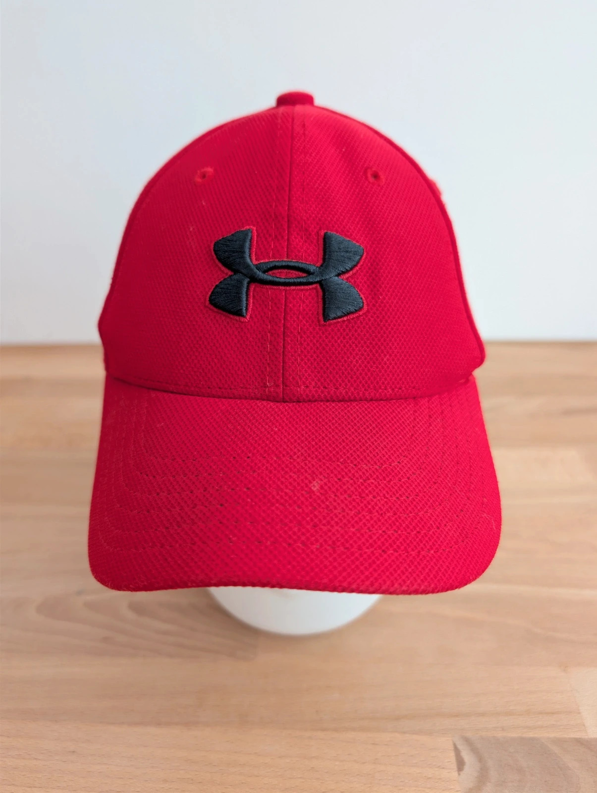 Kids Under Armour Cap red stretch comfort fit baseball cap. Youth Small/Medium. DN4860