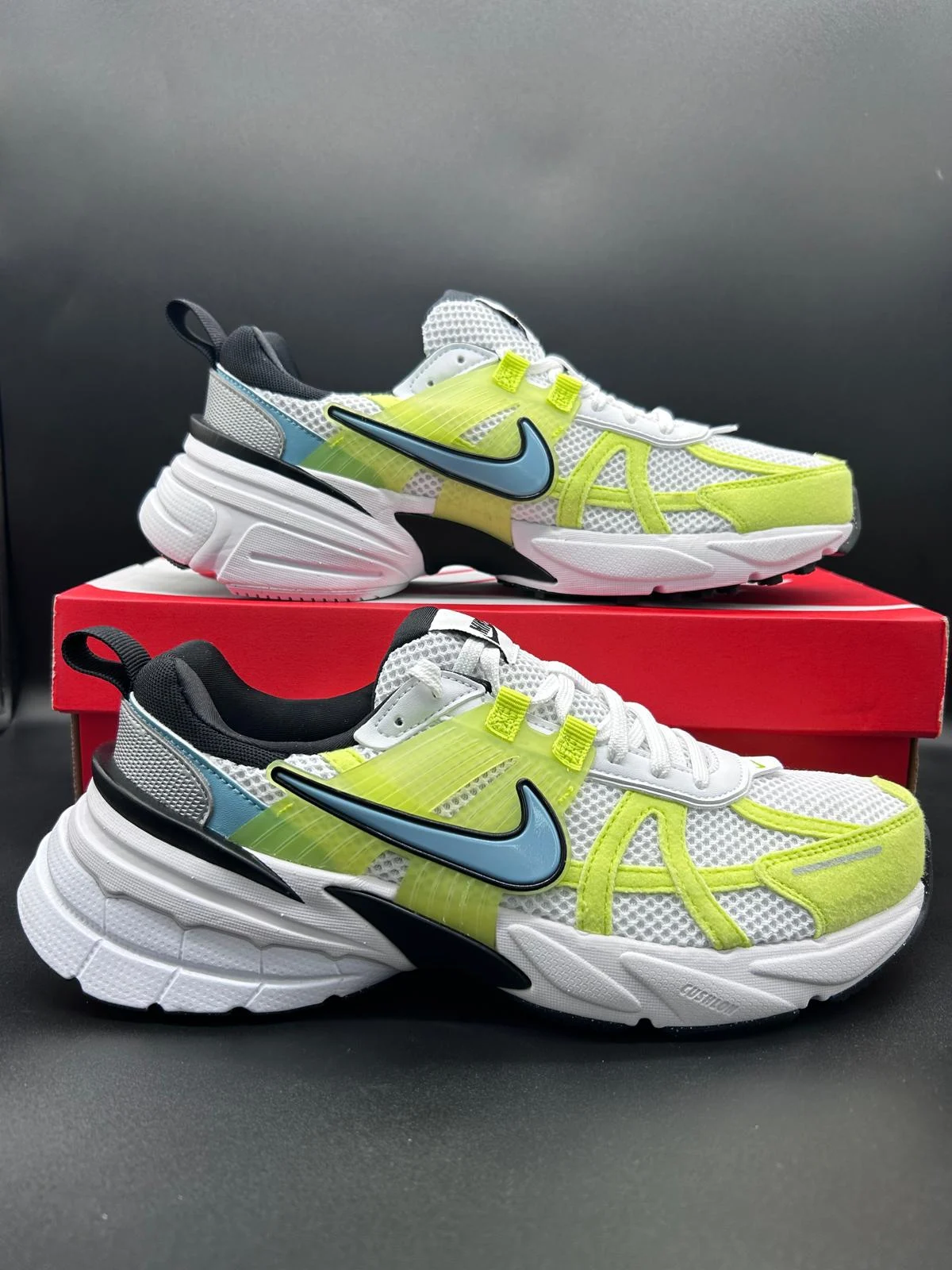 Nike V2K Run Women’s Trainers UK 6.5 NEW