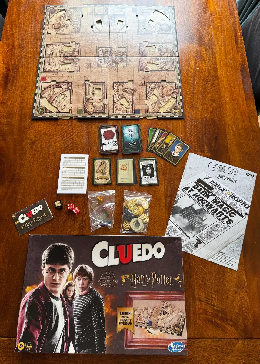 Hasbro Cluedo Harry Potter Moving Hogwarts Board Game Complete