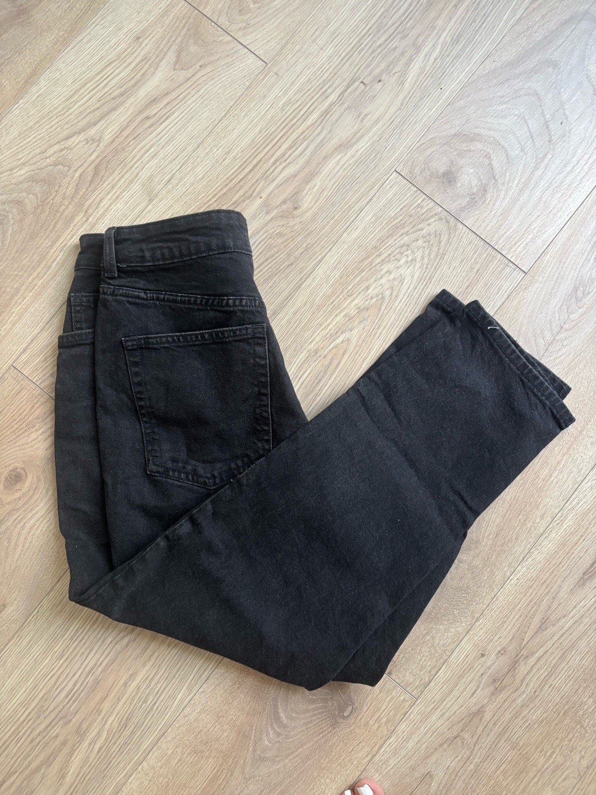 H&M Black High Waist Straight Leg Jeans | UK 12 / EUR 40 | Relaxed Fit | New Unworn