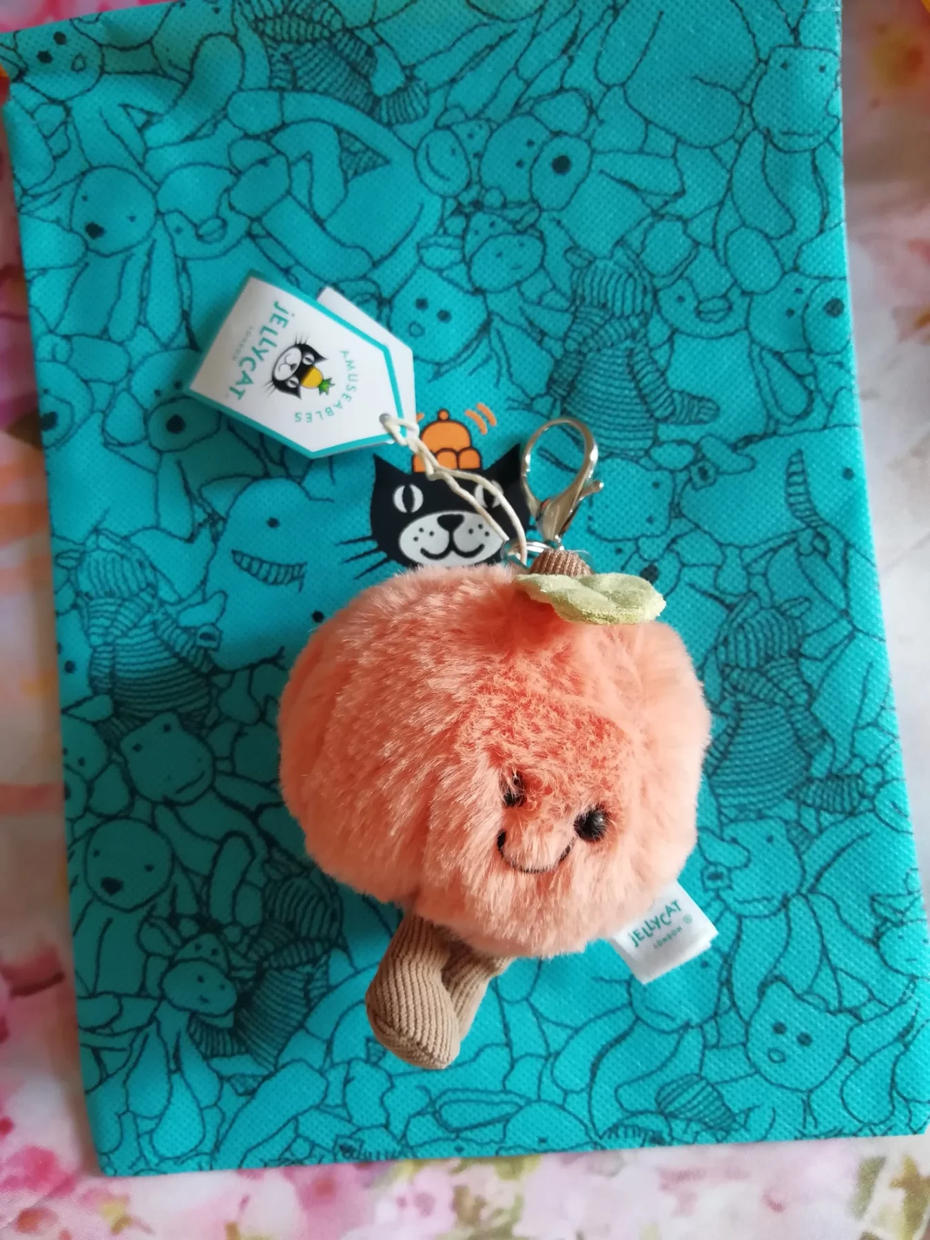 New jellycat peach bag charm with dustbag