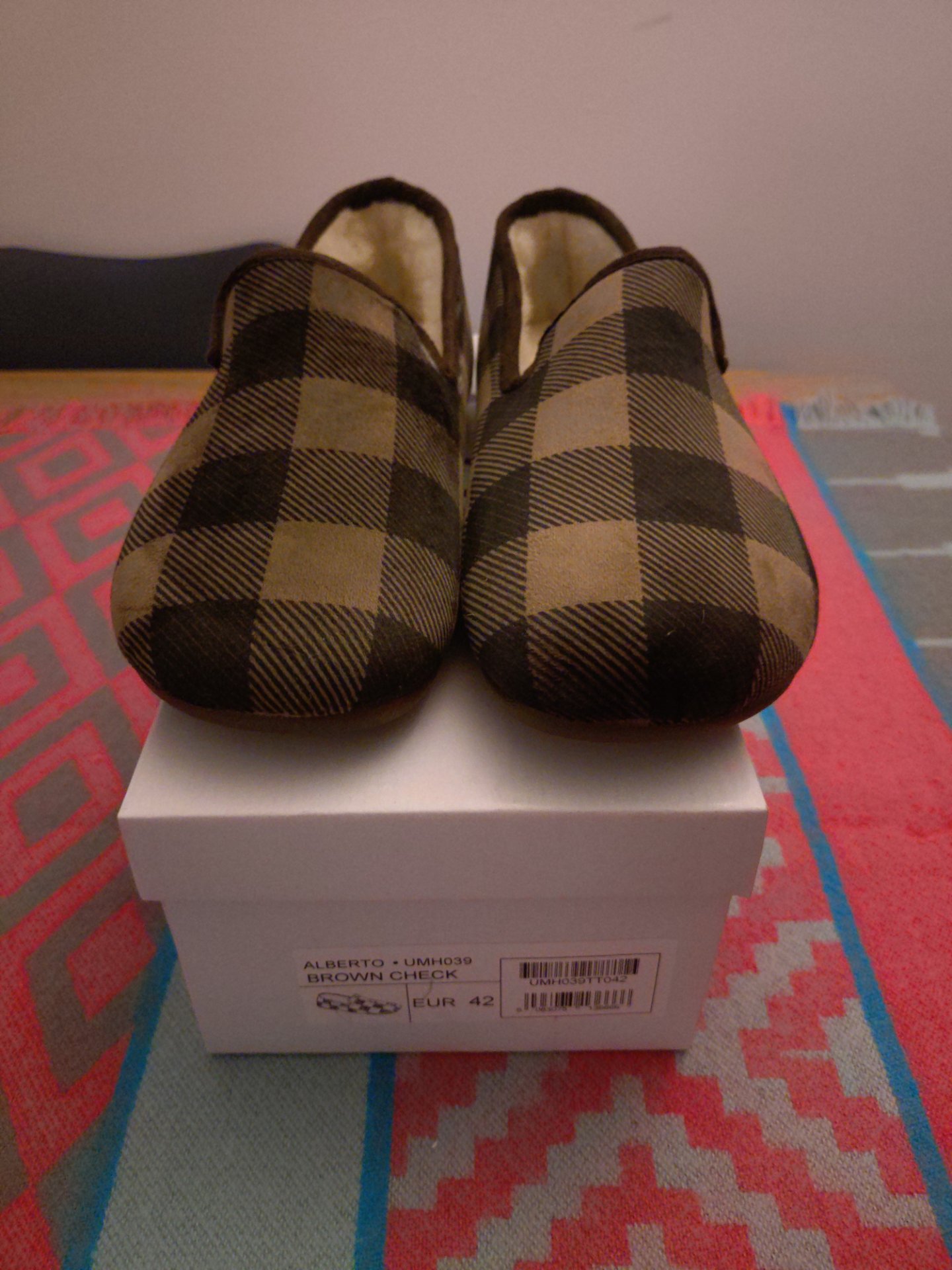 Mens Brown check  lotus slipper size 8 euro 42