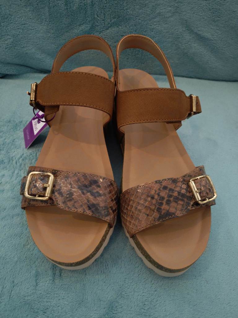 Ladies lotus wedge leather sandal size 5 new