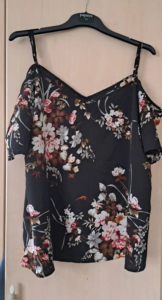 Ladies cold shoulder top shein size 1xl uk size 18