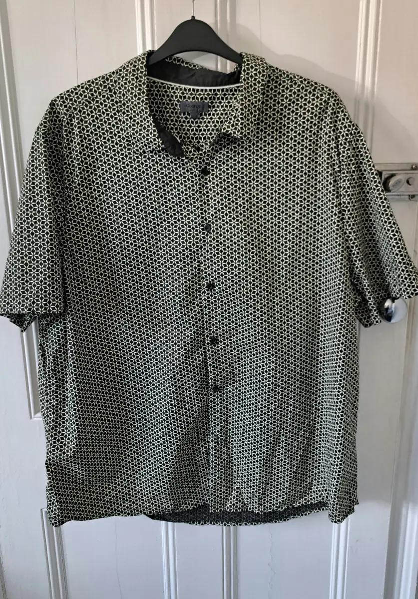 Mens black and white short sleeve patterned shirt size 3xl