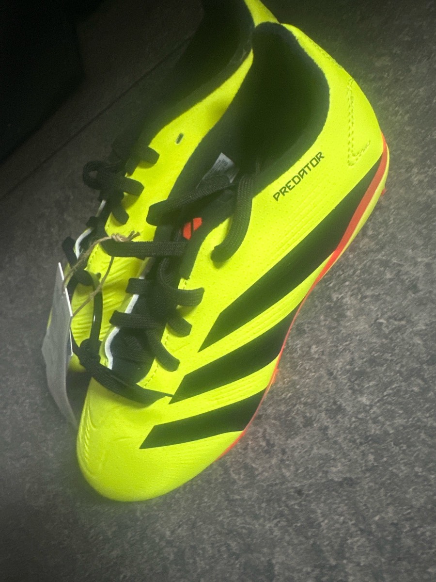Adidas predator football shoes