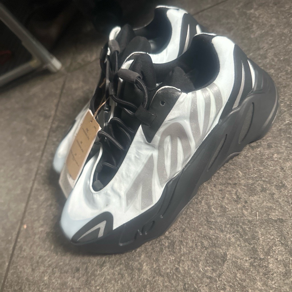 Adidas Yeezy 700 MNVN sneakers