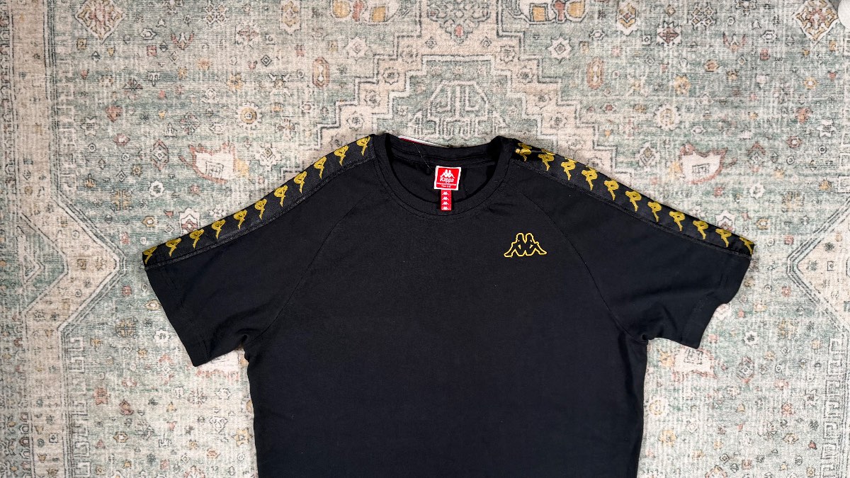 Kappa Banda Logo Tape T-Shirt Black Gold Size M. ( see photos )