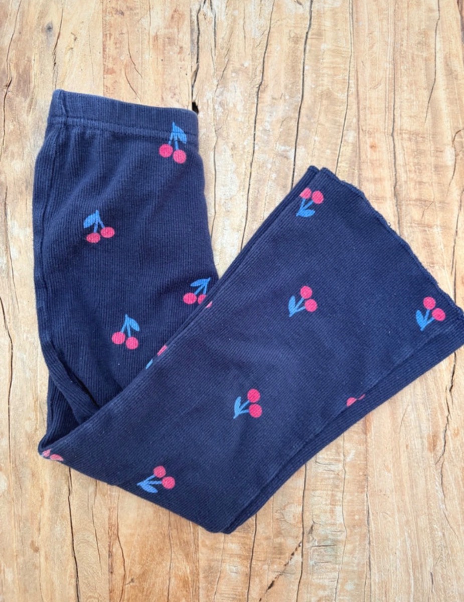 Cotton On | Cherry flared leggings | size 4