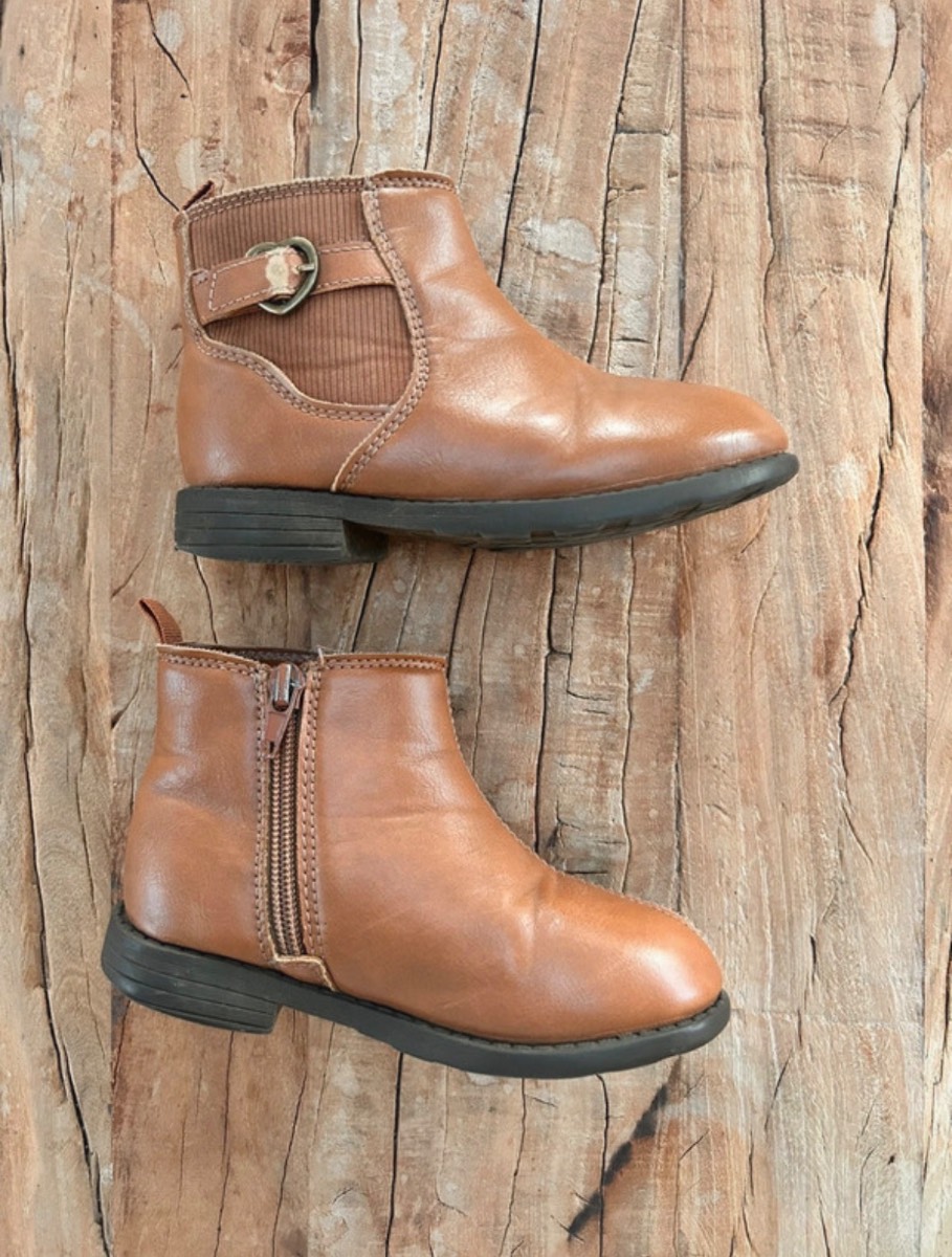 Carter’s | Chelsea / ankle boots | size 28
