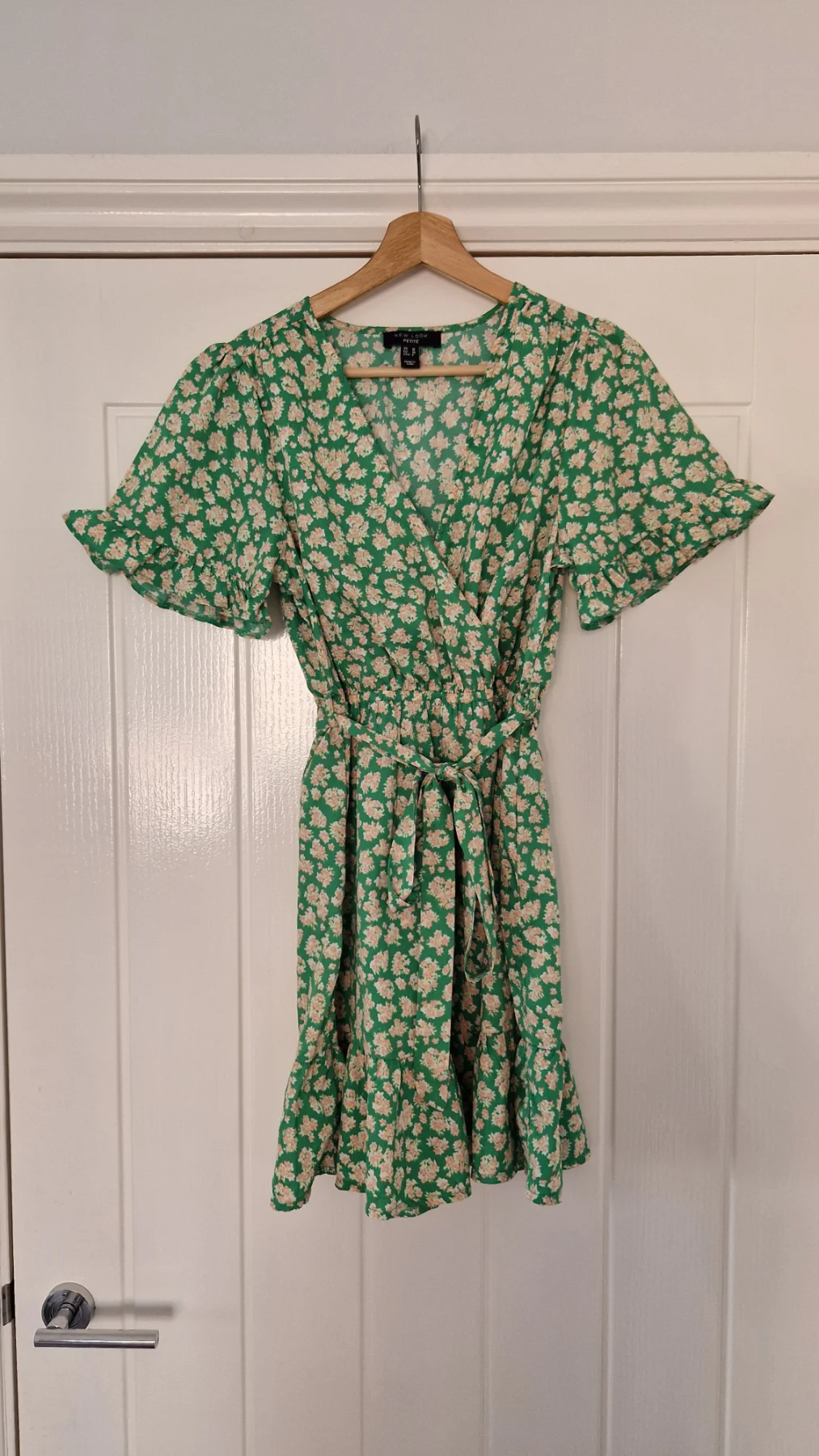 New Look Petite Green Floral Crepe Mini Wrap Dress UK10 Petite