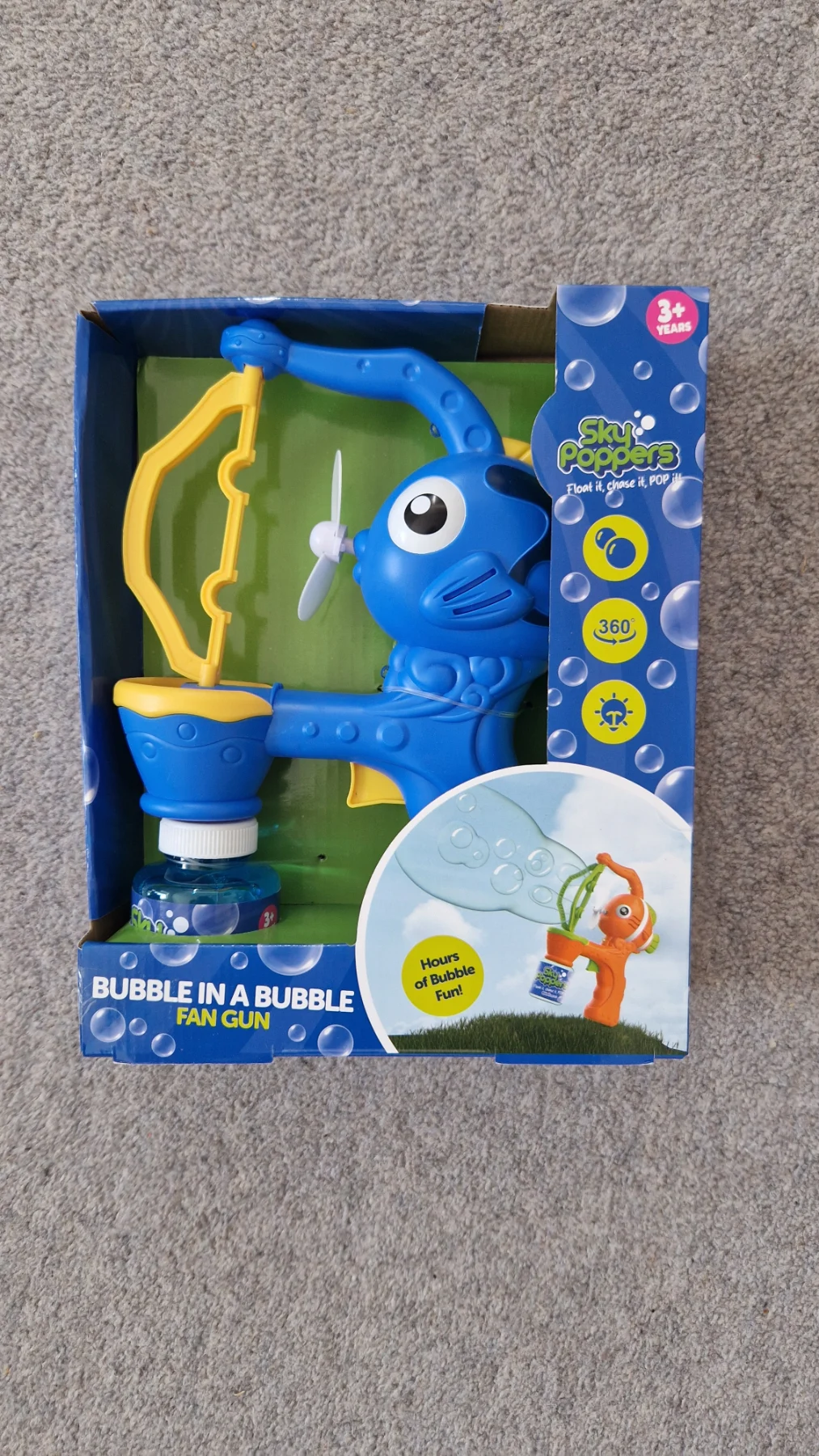 Sky Poppers Bubble in a Bubble Fan Gun Bubble Toy