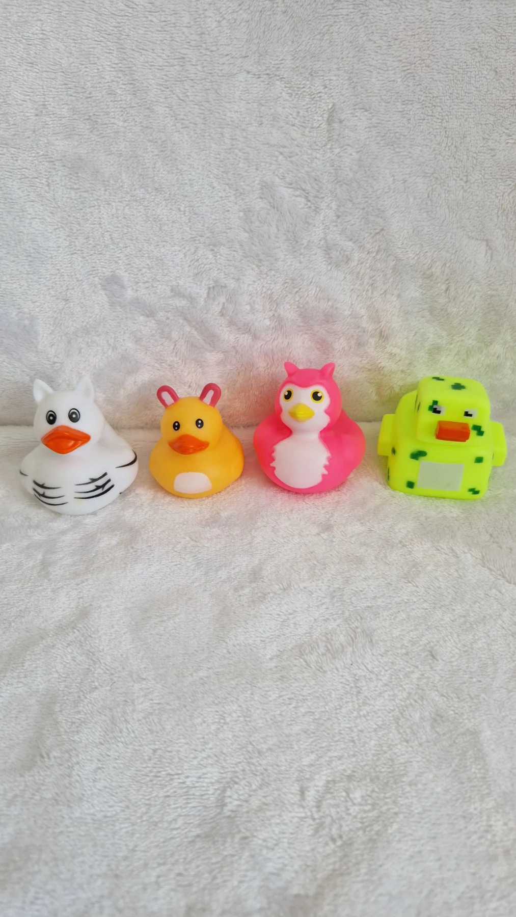4x Rubber Ducks Bundle- Bath toys