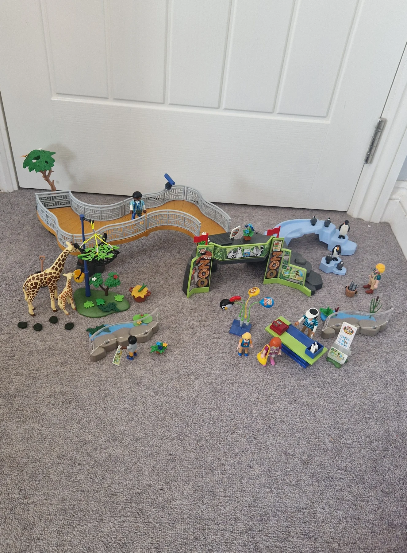 RRP:£60 Playmobil Large City Zoo with Animals Set 70341