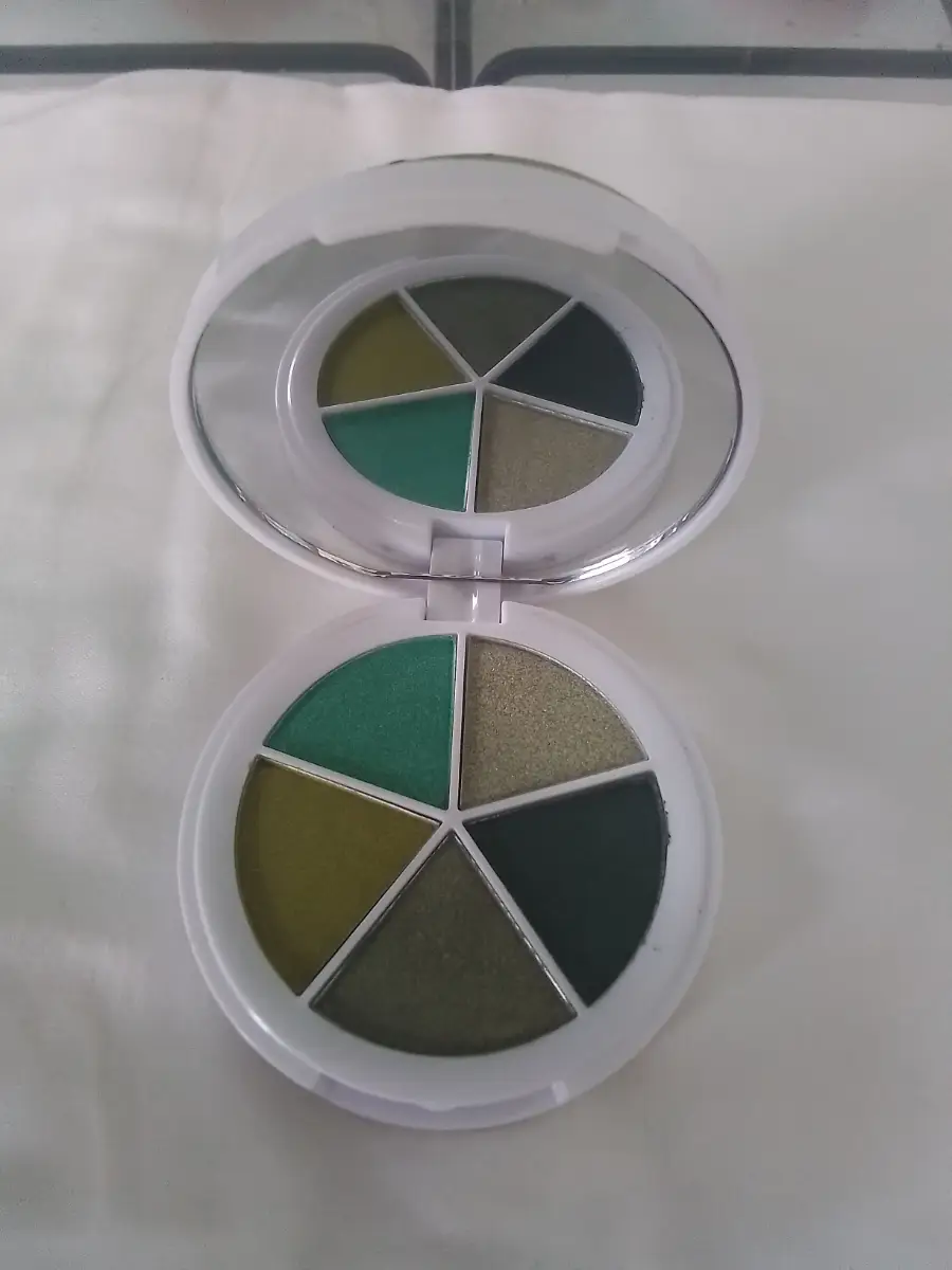 I love revolution eyeshadow