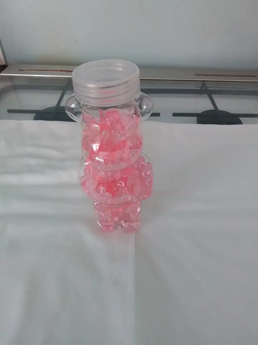 150 ml bear shaped container and charms