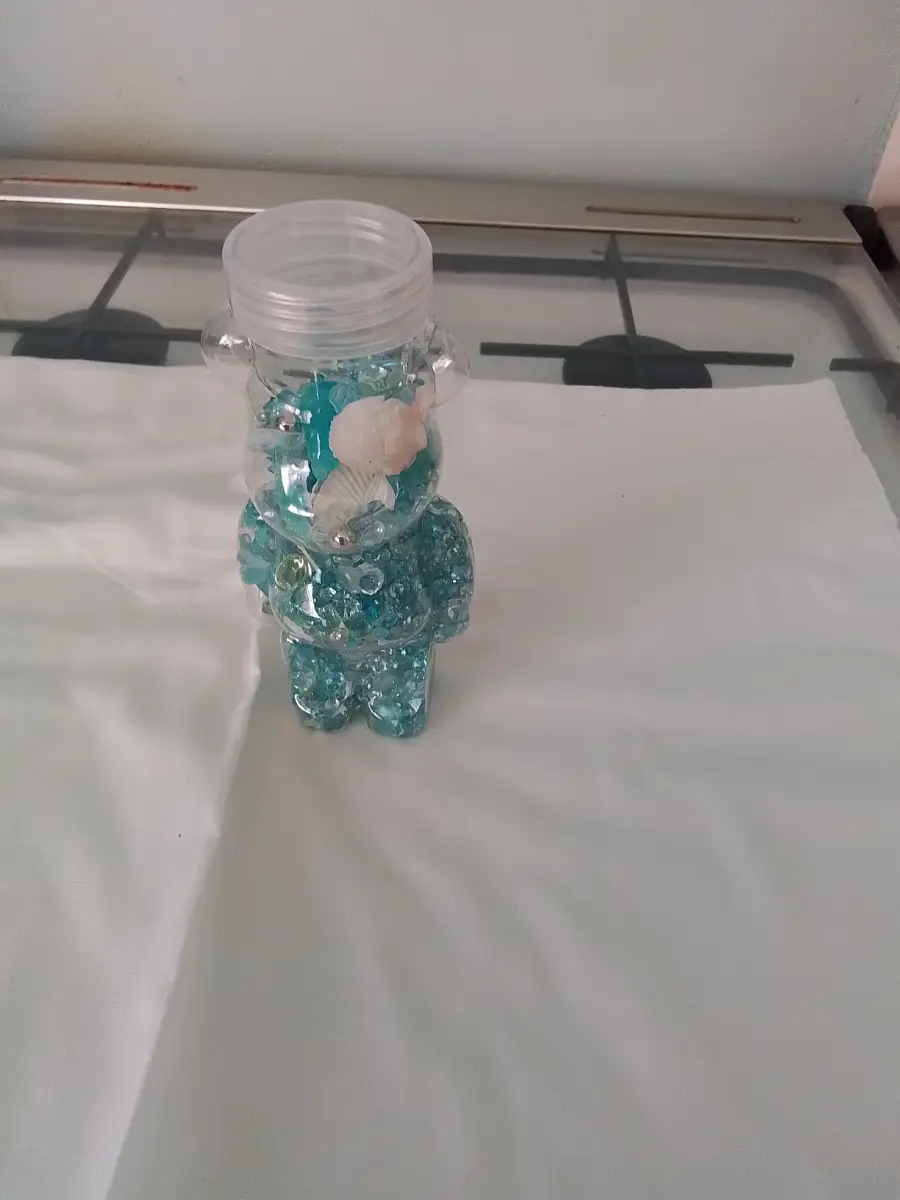 150ml bear shaped container and charms