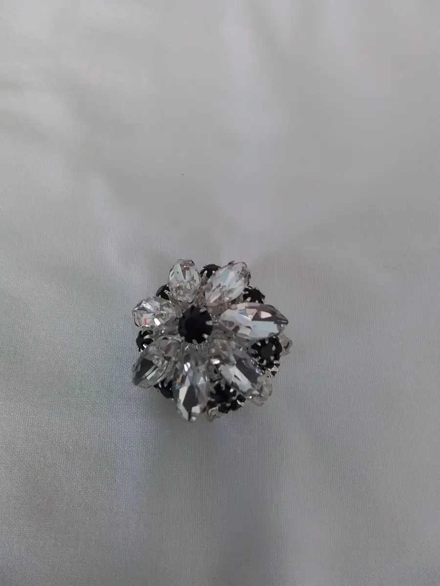 Large flower bead