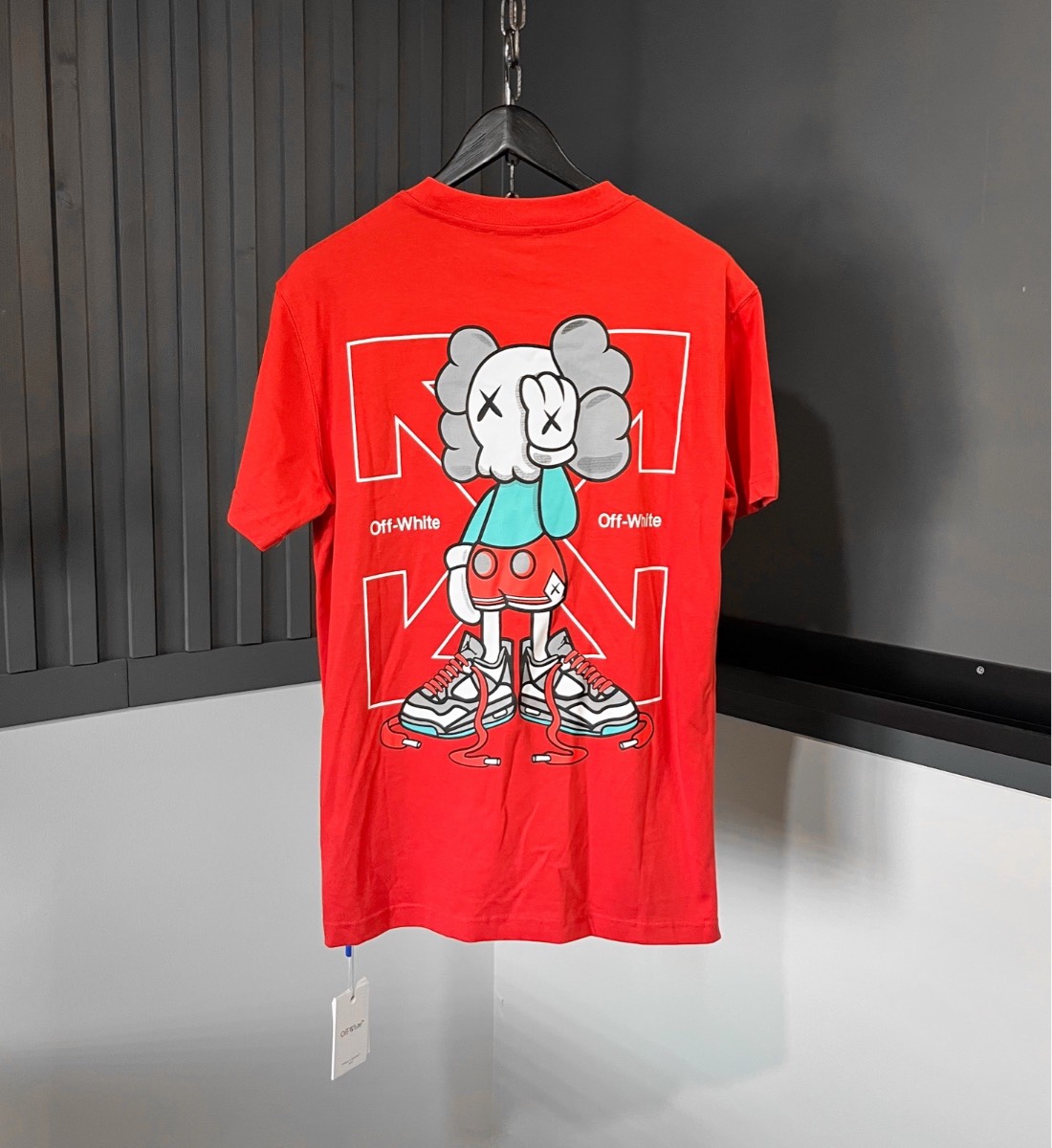Off-White c/o Virgil Abloh Red Authentic Kaws Doll Graphic Short Sleeve T-shirt Tee Top Size Large L