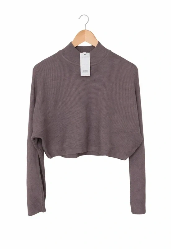 (110) Size large new look kind batwing cropped jumper