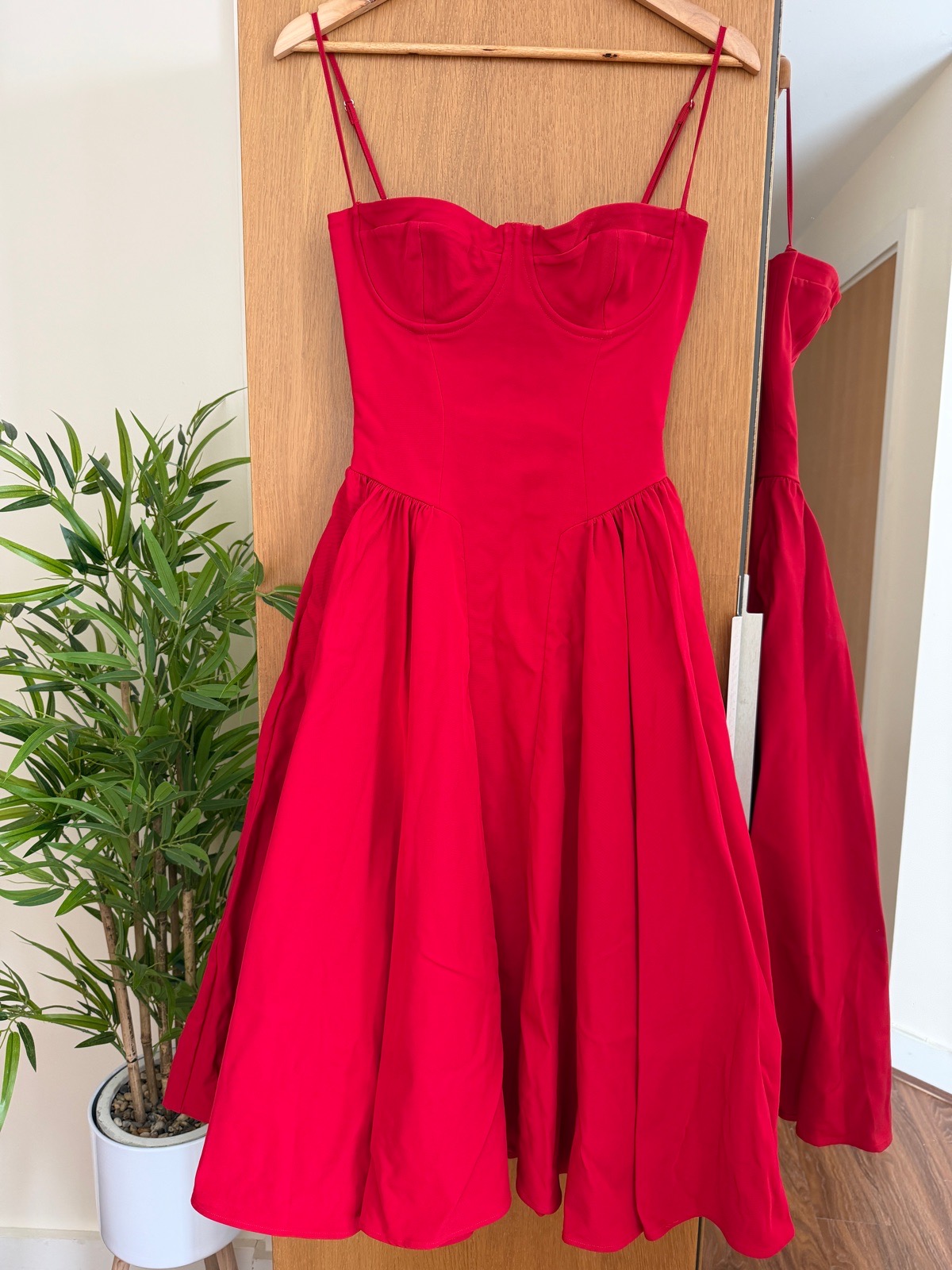 Bigger cup Red Samaria dress