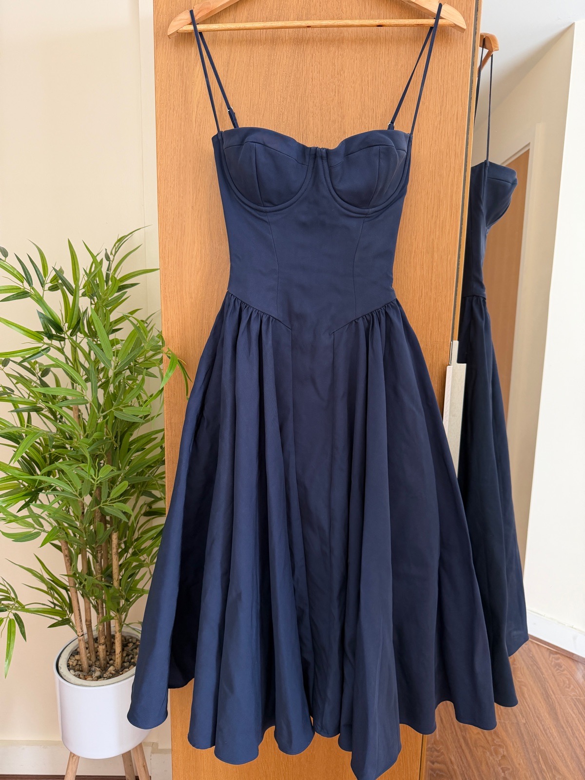 Bigger cup size Samaria navy midi dress