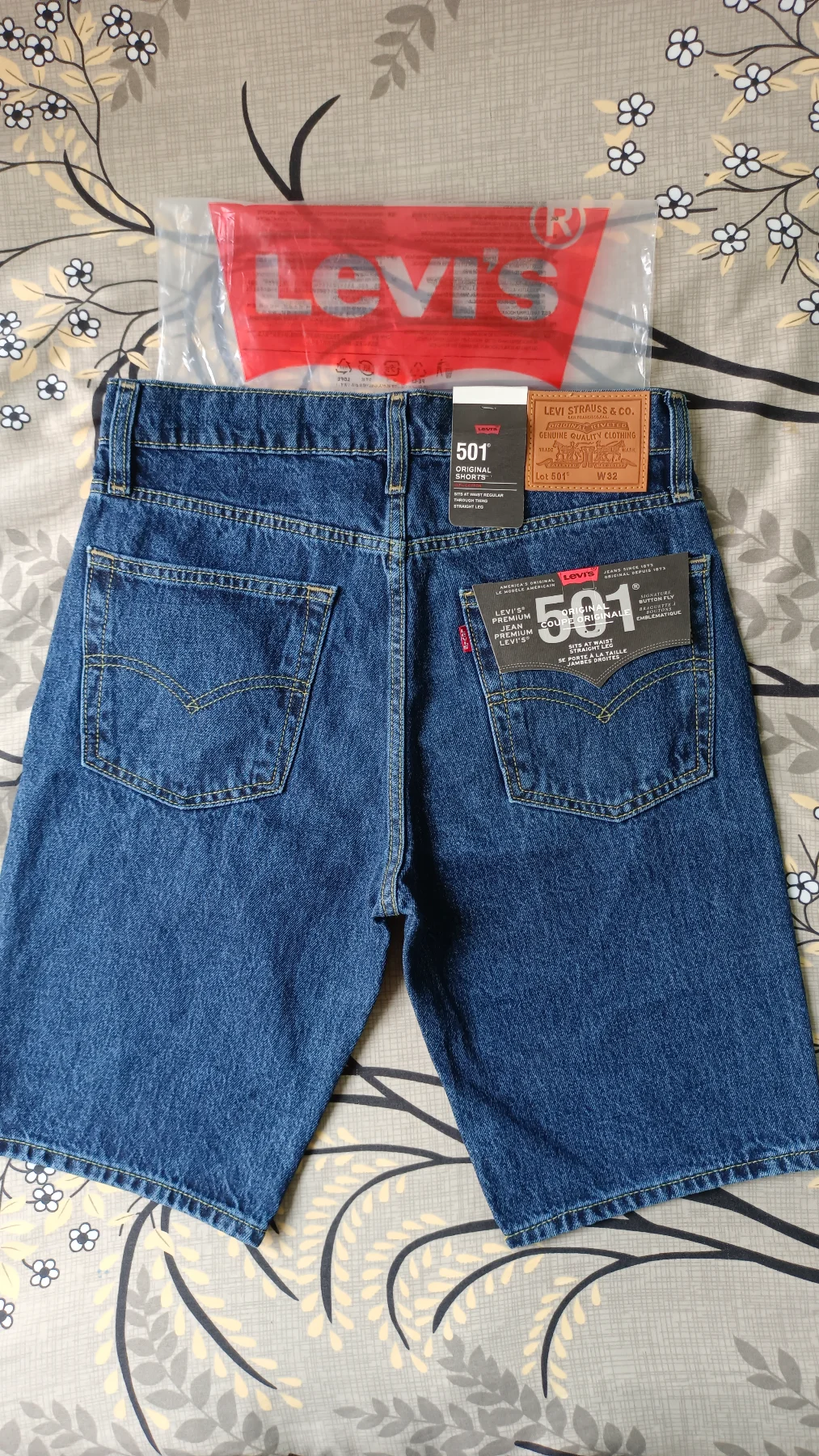 Levi's 501 Shorts Waist 32 Dark Blue