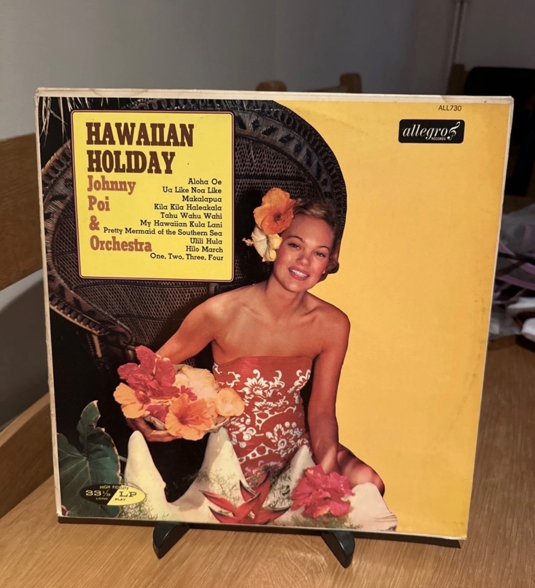 Johnny Poi and his Orchestra - Hawaiian Holiday