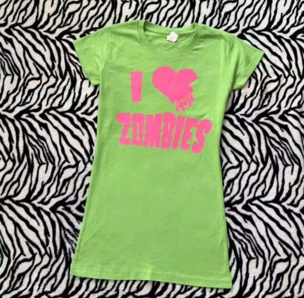 Green pink I love zombies t shirt goth Y2K 2000s alt emo scene S