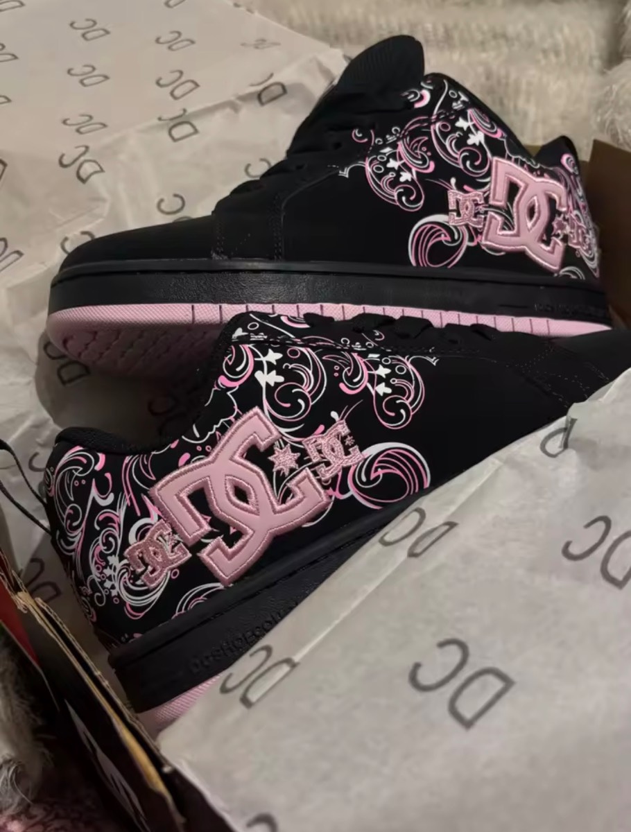 DC shoes pink black trainers UNISEX emo alt alternative gothic goth punk skater girl scene Y2K UK 6