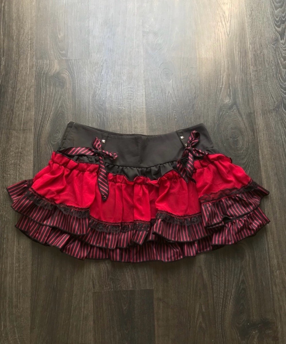 Black red burgundy mini skirt kawaii harajuku Japanese anime Lolita goth punk emo scene bows Y2K M